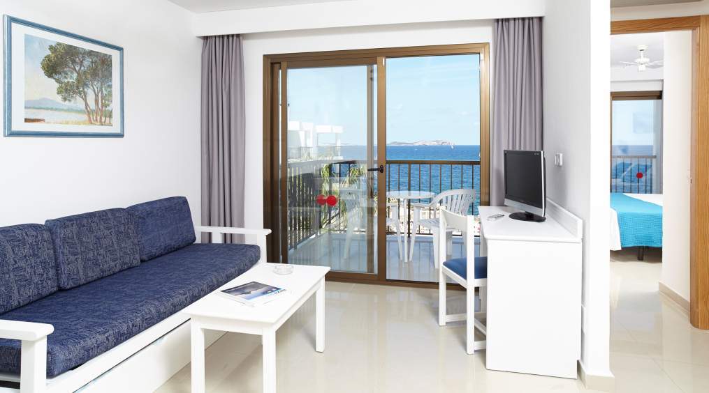 Aparthotel Nereida San Antonio  Exterior foto